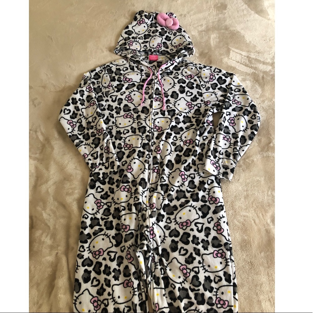 Hello kitty onesie